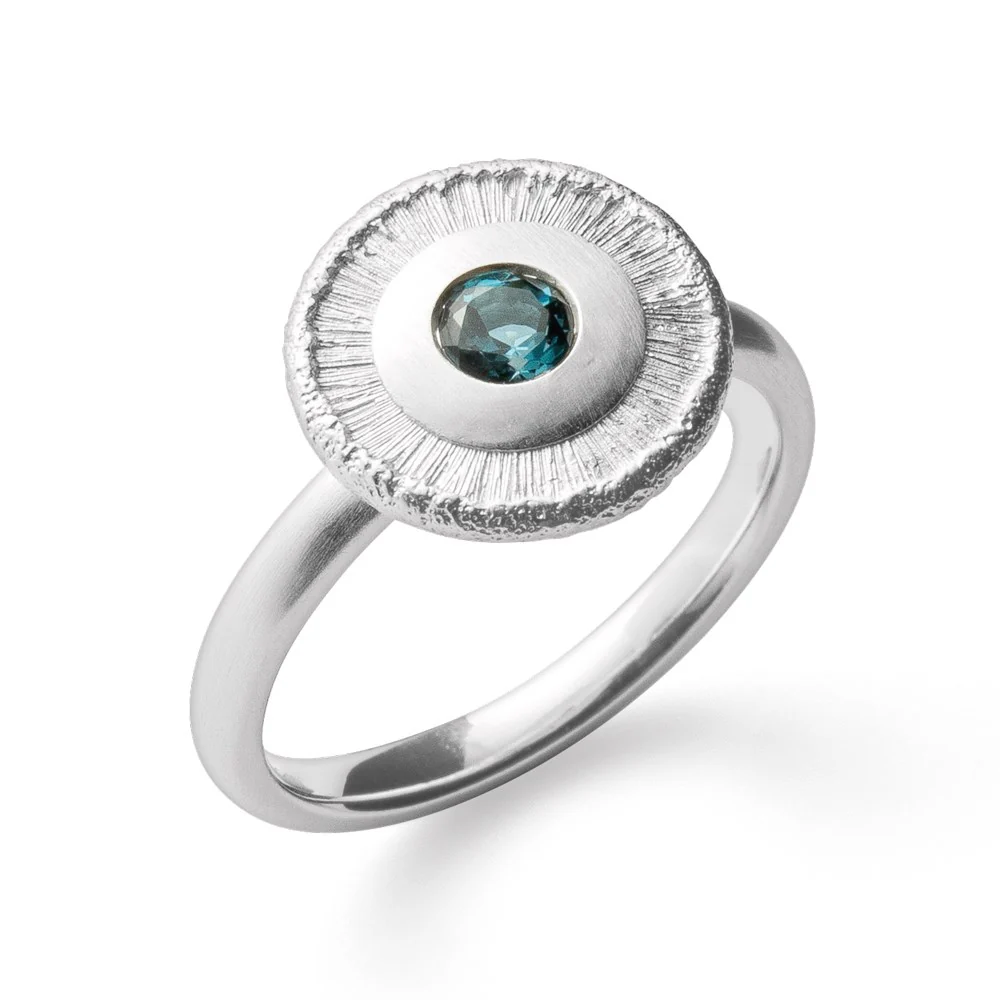 925/- Ring matTopaz London Blue 0,32ct