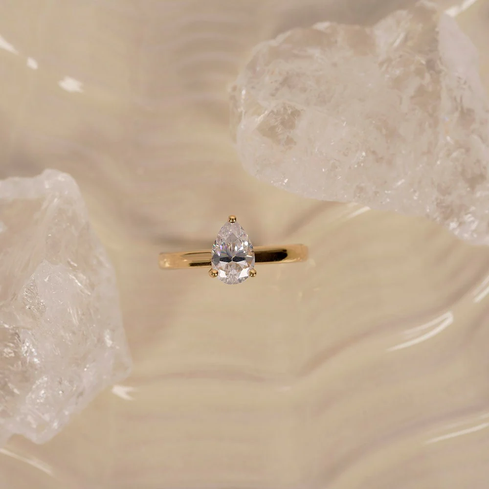 LUXURY Classic dråbe 14kt. guldring m. lab grown diamant 1,0ct TW/VS2
