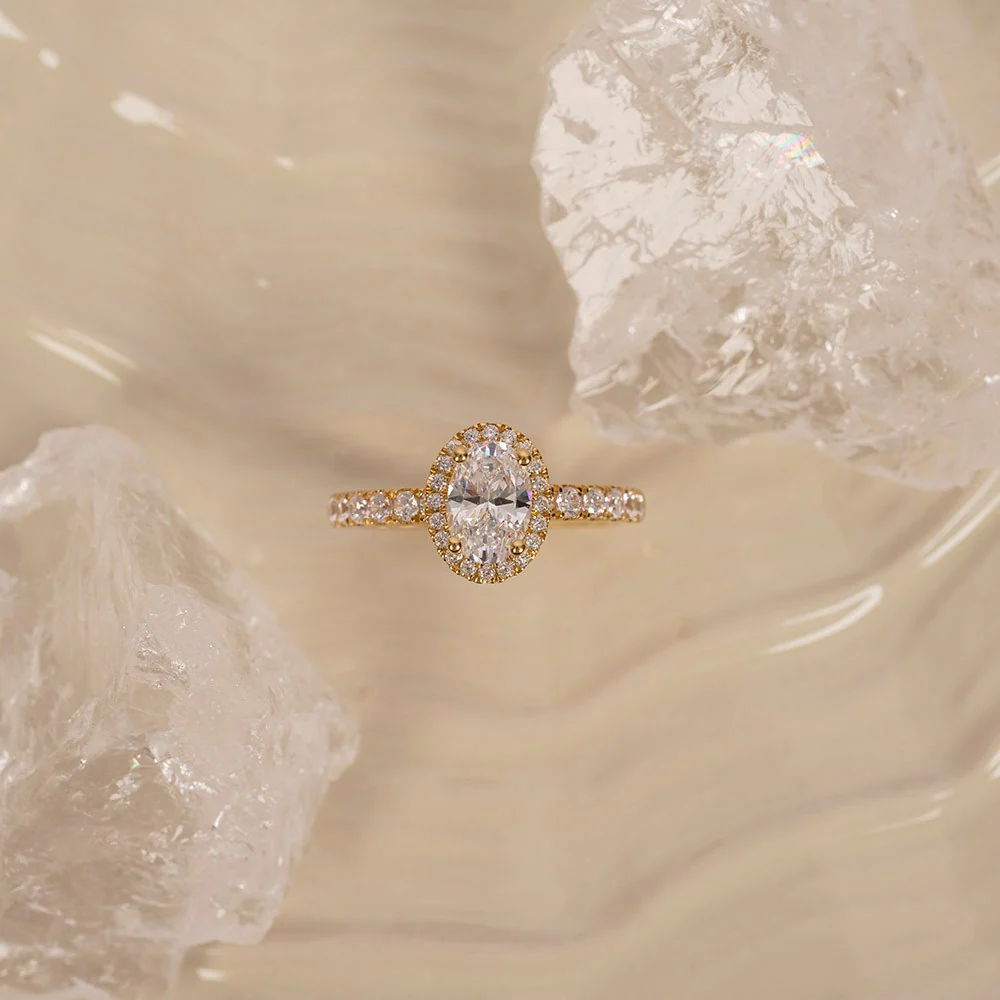 LUXURY Halo oval 14kt. guldring m. lab grown diamant 1,52ct TW/VS2