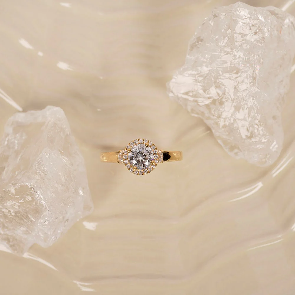 LUXURY Halo rund 14kt. guldring m. lab grown diamant 1,45ct TW/VS2